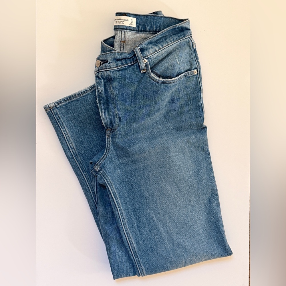 Abercrombie & Fitch 90s Straight Ultra High Rise 4R Criss Cross